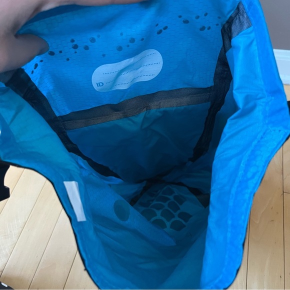 Trunki PaddlePak Kid’s Water-Resistant Backpack Bag Blue Fish Pockets - Picture 3 of 5